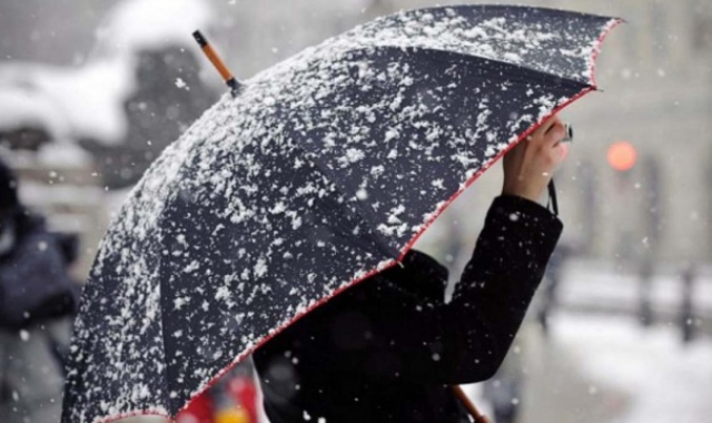 Мокрий сніг та плюсова температура: якою буде погода на Закарпатті цього тижня