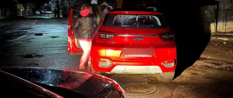 В Ужгороді затримали водійку, яка п’яна за кермом їздила по місту