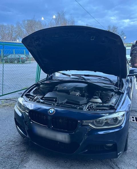 Закарпатські прикордонники затримали громадянина Нігерії на викраденому «BMW»