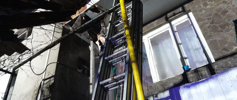 У Виноградові рятувальники ліквідували вечірню пожежу у житловому будинку