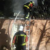 Вночі у Берегові рятувальники гасили пожежу