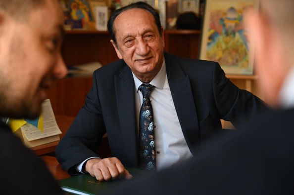 Лідер ромської громади Закарпаття Аладар Адам відзначив своє 75-річчя (ФОТО)