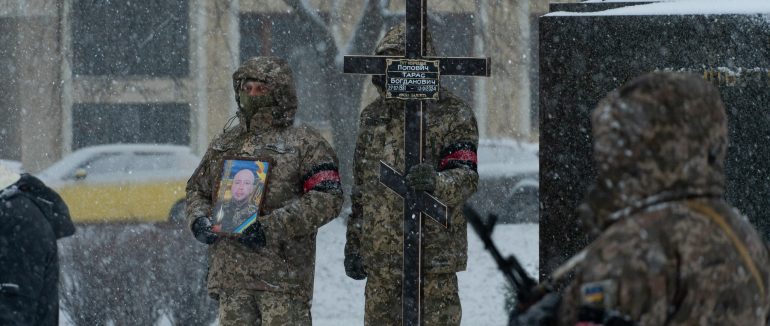 Прощання з героєм: в Ужгороді попрощалися з Тарасом Поповичем (ФОТО)