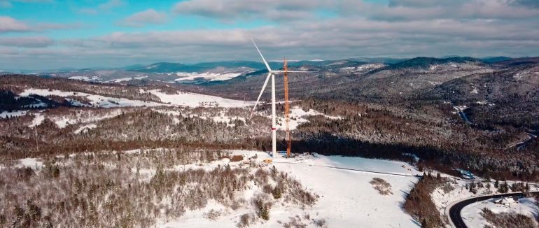 На Закарпатті встановлено першу вітрову турбіну