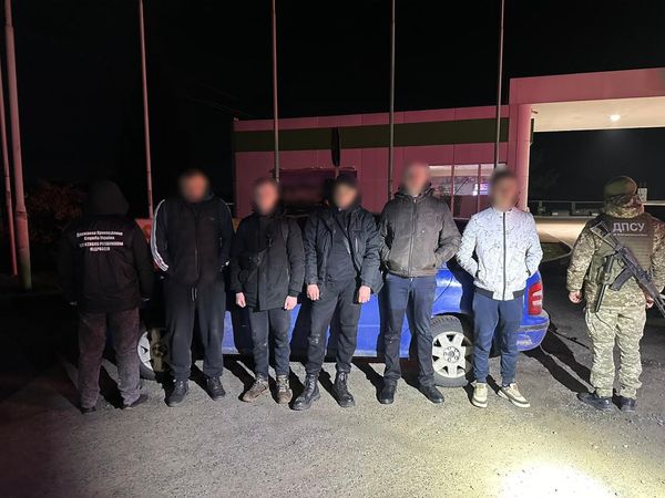 16 тис. доларів за послуги: на Закарпатті затримала організатора разом із “клієнтами”