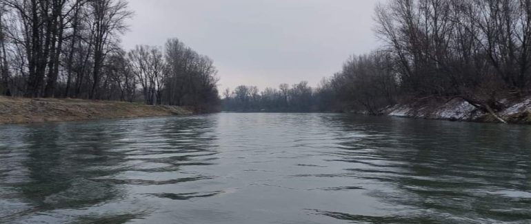 Ледь не загинув: киянин намагався переплисти кордон Закарпаття (ФОТО)