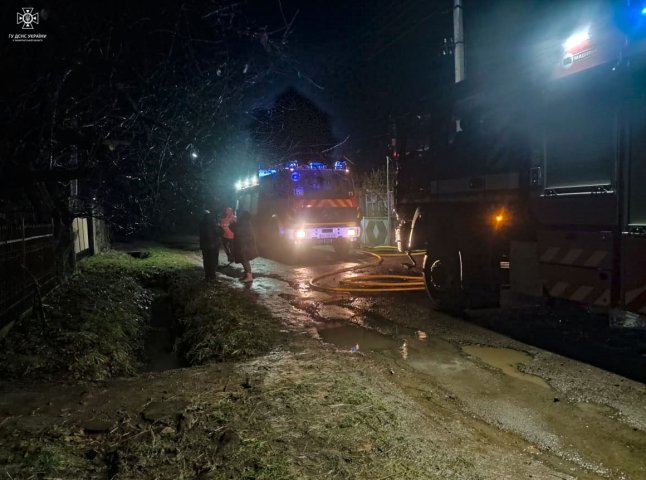 Вночі на Ужгородщині зайнявся житловий будинок