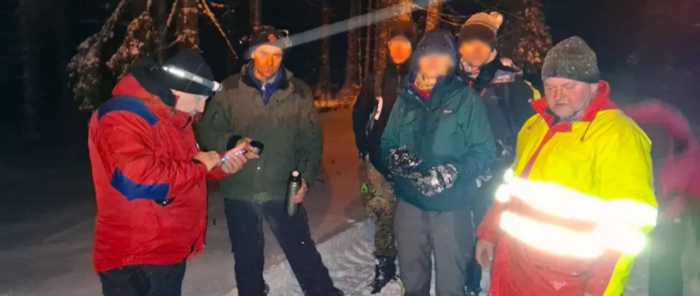 Гірські рятувальники відшукали заблукалих у горах туристів