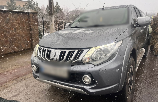 На Закарпатті під час перевірки документів подружжя напало на прикордонників