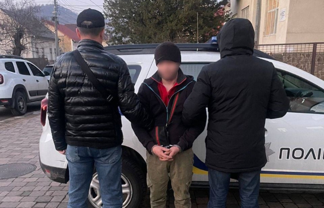 У Мукачеві затримали “на гарячому” наркоторгівця