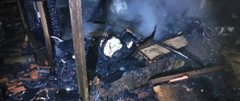 У Сваляві рятувальники захистили від вогню дворогосподарство