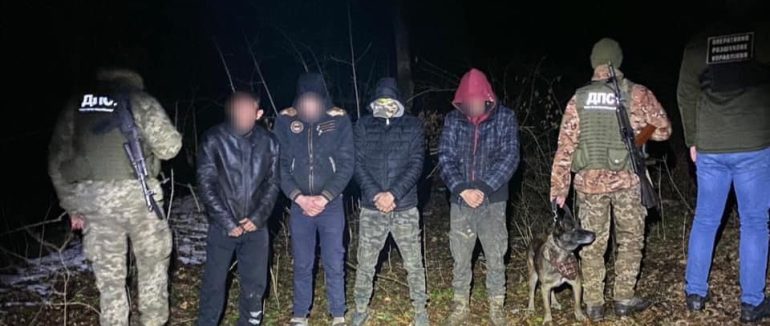 На Закарпатті семеро порушників “штурмували” кордон
