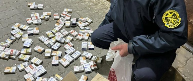 Через незначну кількість прихованого тютюну українець втратив на кордоні авто вартістю майже 1 мільйон гривень