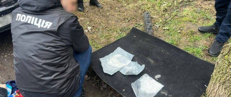 На Закарпатті затримали злочине угруповання наркоторговців з партією метамфетаміну