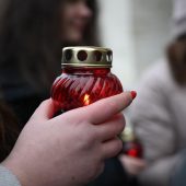 Вшанування Небесної Сотні: в Ужгороді хвилиною мовчання згадали сміливців 20 лютого (ФОТО)