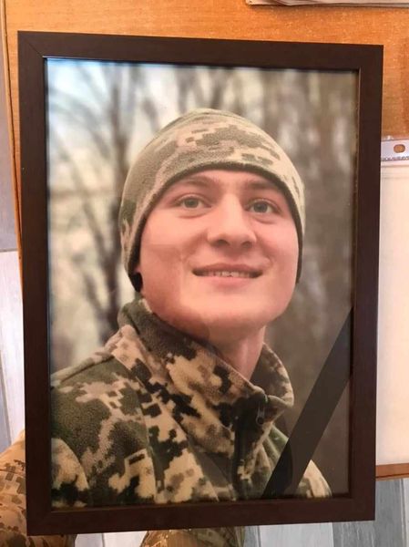 Прикордонника в останню дорогу: захисники держрубежів Мукачівського загону поховали побратима (ФОТО)