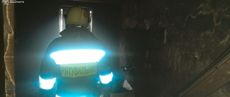На Ужгородщині пожежники ліквідували займання в житловому будинку
