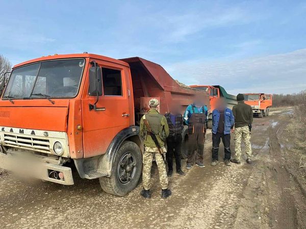 На Закарпатті прикордонники виявили незаконний видобуток корисних копалин
