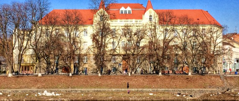Школи в Ужгороді з понеділка йдуть на карантин