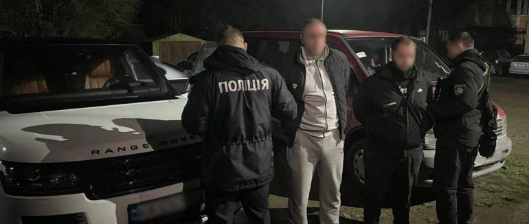 На Закарпатті затримали злочинців які спеціалізувалися на угоні елітних авто