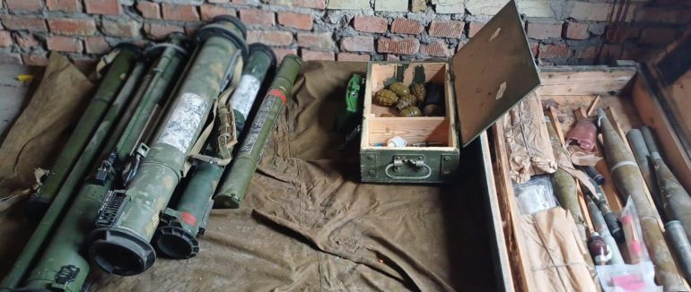 Підпільний продаж бойової зброї та вибухових речовин на Закарпатті