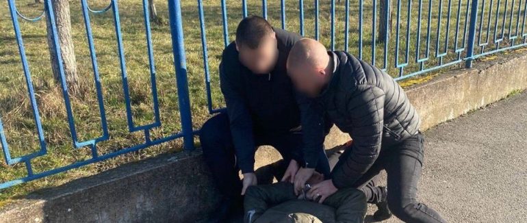 На Мукачівщині поліція заблокувала збут нелегальних боєприпасів: причетного до організації затримано