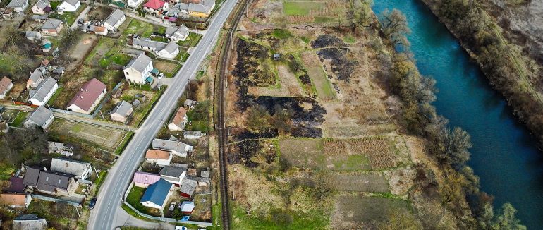 Подивіться вгору – за вами стежать: на Закарпатті продовжують ловити паліїв сухостою