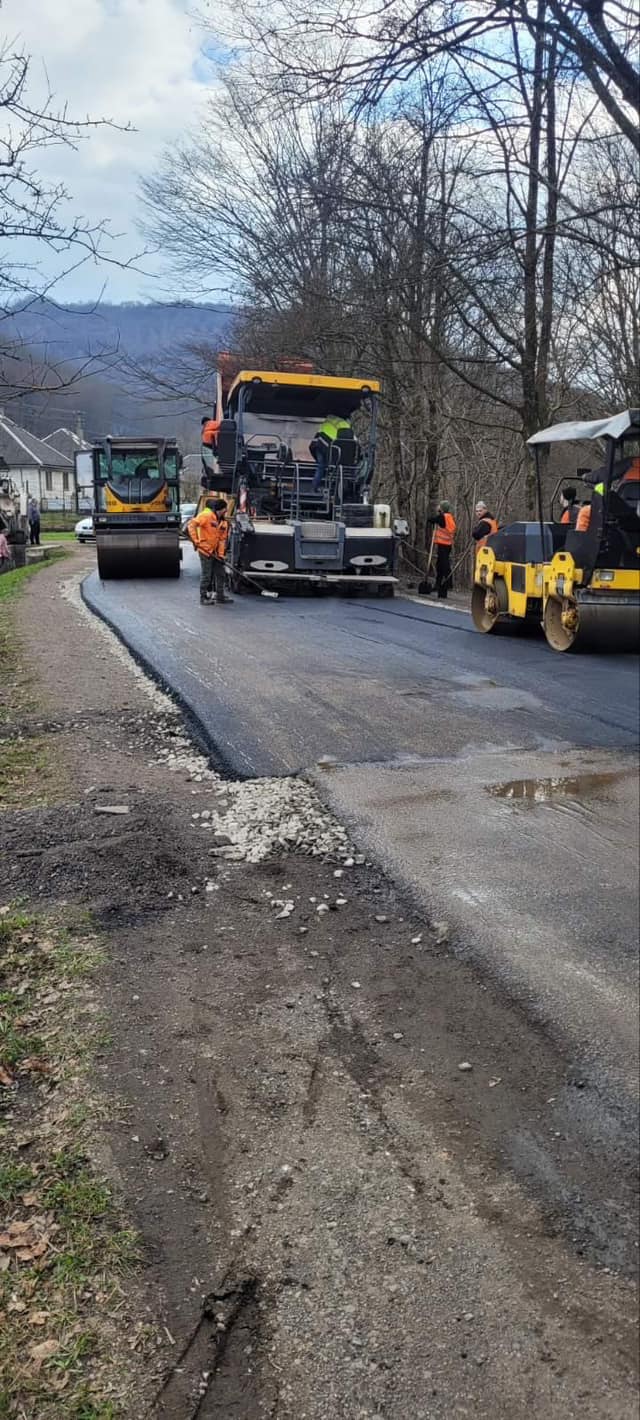 На Перечинщині стартували перші ремонтні роботи на дорозі місцевого значення