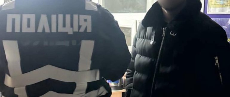 На блокпості “Нижні Ворота” водія-порушника пропонував хабар патрульним