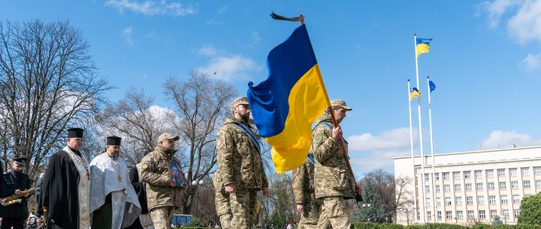 В Ужгороді попрощалися із загиблим воїном 31-річним солдатом Сергієм Нестеренком