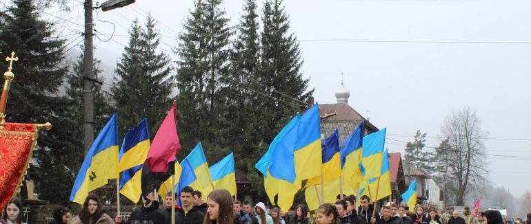 У Тячівському районі провели в останню дорогу загиблого Героя
