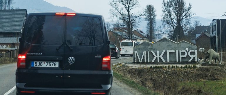 Чеські благодійники передали Міжгірському ліцею 50-місний автобус