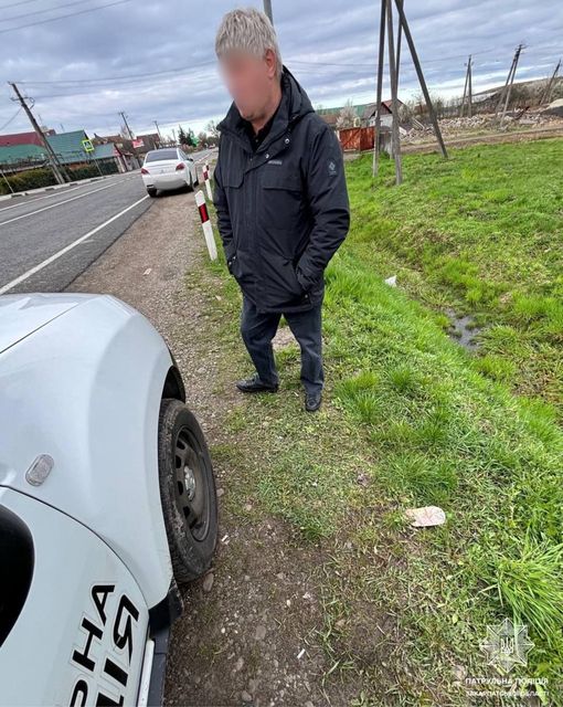 На Мукачівщині водій намагався підкупити патрульних