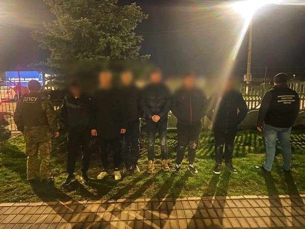 На Закарпатті затримали дві групи порушників кордону