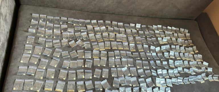 Мукачівцеві, який готував до збуту 250 доз наркотиків, суд призначив домашній арешт