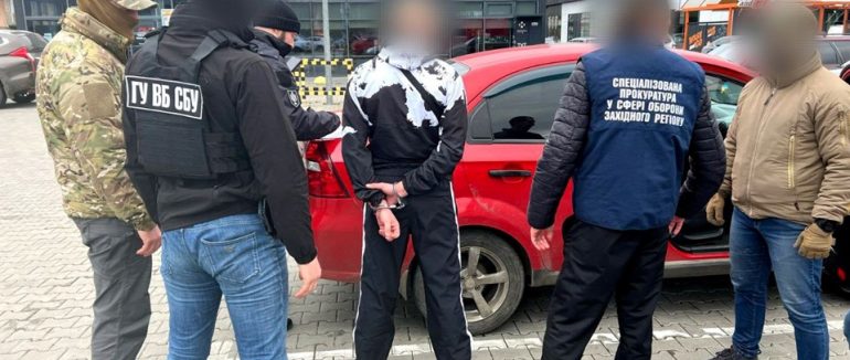 На Закарпатті інспектора ДПСУ підозрюють у сприянні контрабанді сигарет до Румунії