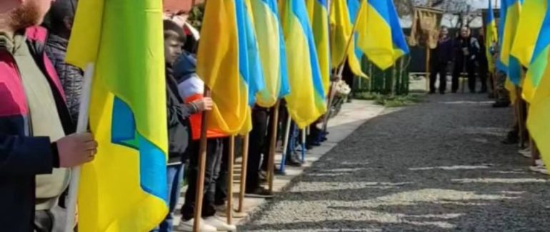 На Берегівщині провели в останню дорогу Героя Михайла Любку