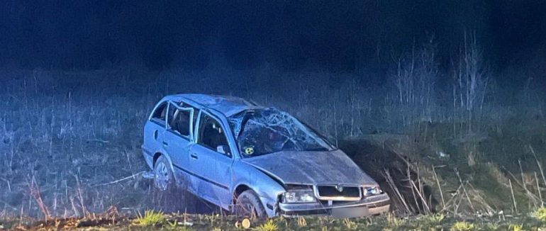 Смертельна ДТП на Закарпатті: Skoda вилетіла з дороги і кілька разів перекинулась