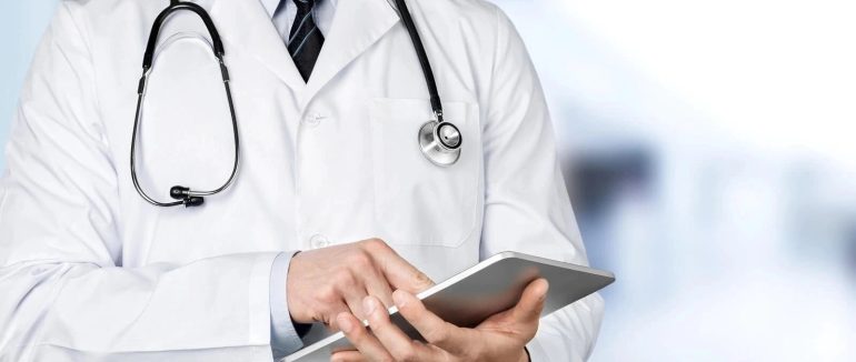 В Іршаві лікаря підозрюють у гвалтуванні непритомних пацієнтів