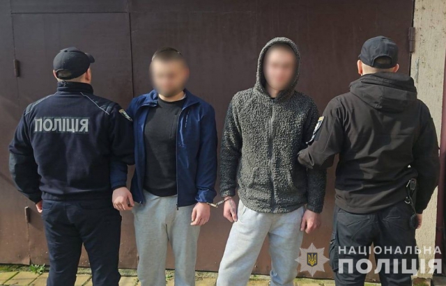 На Закарпатті двоє молодиків вкрали мотоцикл