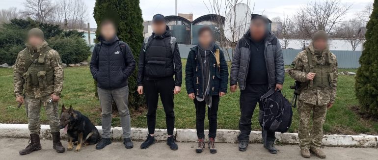 Вплав через річку Тиса: на Закарпатті затримали ще шістьох ухилянтів