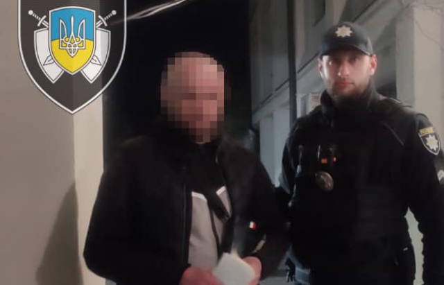 В Ужгороді затримали чоловіка, який “бушував” на заправці