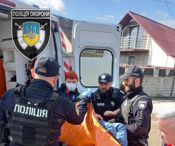 На Закарпатті врятували чоловіка від самогубства