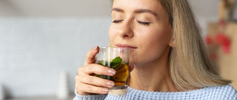 Напій, що подовжує молодість: покращує пам’ять, “стирає” зморшки на обличчі