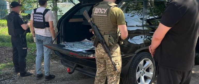 На Тячівщині поліція ліквідувала чергову схему переправлення військовозобов’язаних через кордон