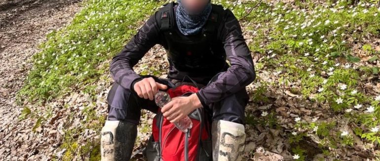 Ужгородські затримали неповнолітнього мотоцикліста на дорозі