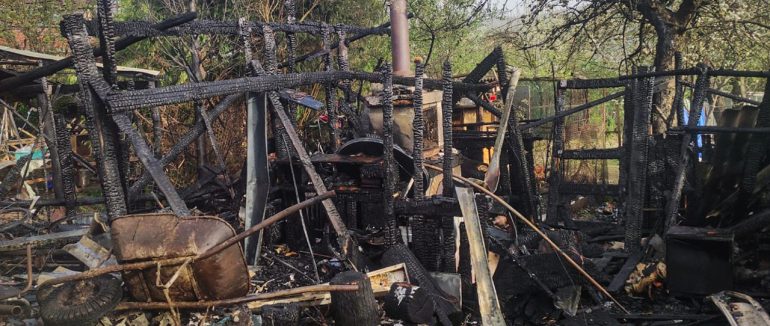 Житель Оноківців отримав опіки, стримуючи пожежу, що виникла в прибудові сусідів