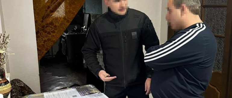 «Торгівля впливом»: двом закарпатцям, які за гроші сприяли в складанні іспиту з водіння, повідомили про підозру