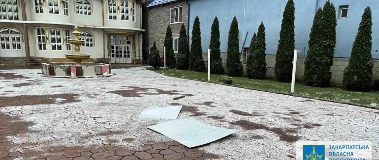 Правоохоронці завершили розслідування масової бійки у Підвиноградові: двох осіб судитимуть