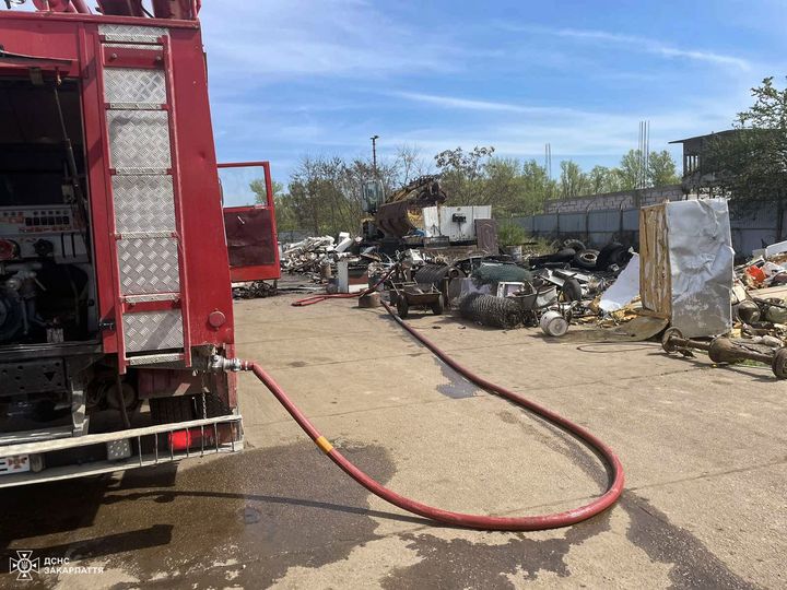 На Тячівщині під час спалювання сміття травмувалось двоє людей